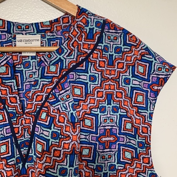 Liz Claiborne Multi Color Abstract Geometric Light Weight Sleeveless Blouse PXL - Picture 2 of 4
